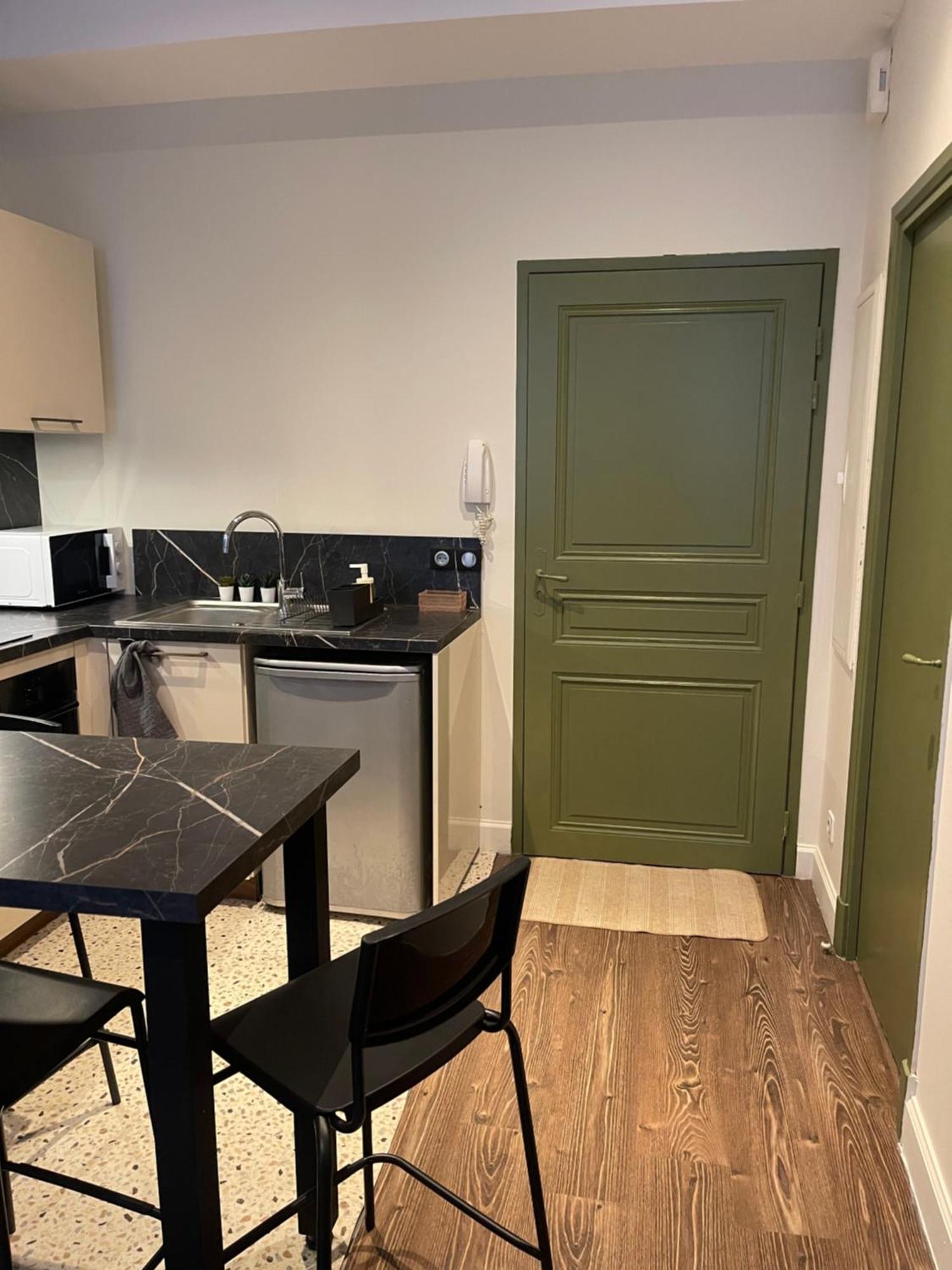 Appartement Au Coeur Du Centre Ville De Carcassonne Buitenkant foto