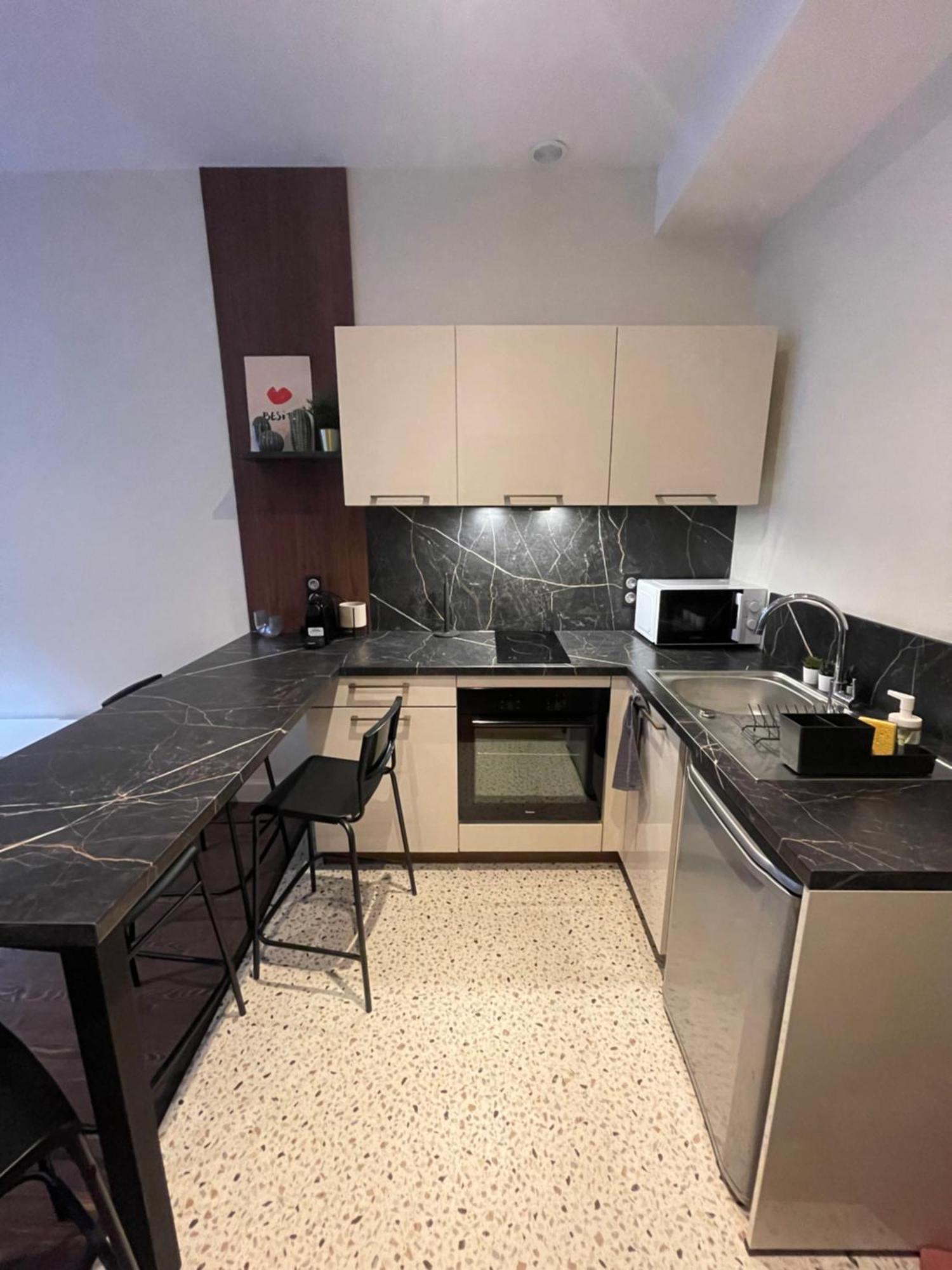 Appartement Au Coeur Du Centre Ville De Carcassonne Buitenkant foto