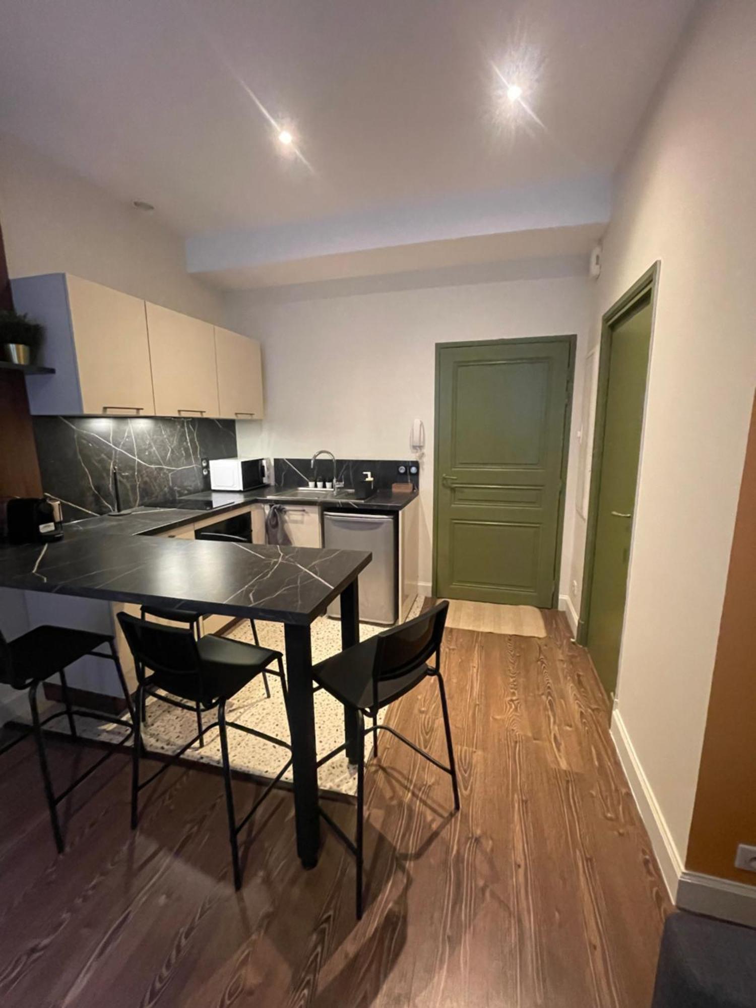 Appartement Au Coeur Du Centre Ville De Carcassonne Buitenkant foto